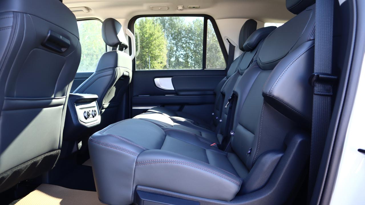 2025 Ford Expedition Active Max Photo5