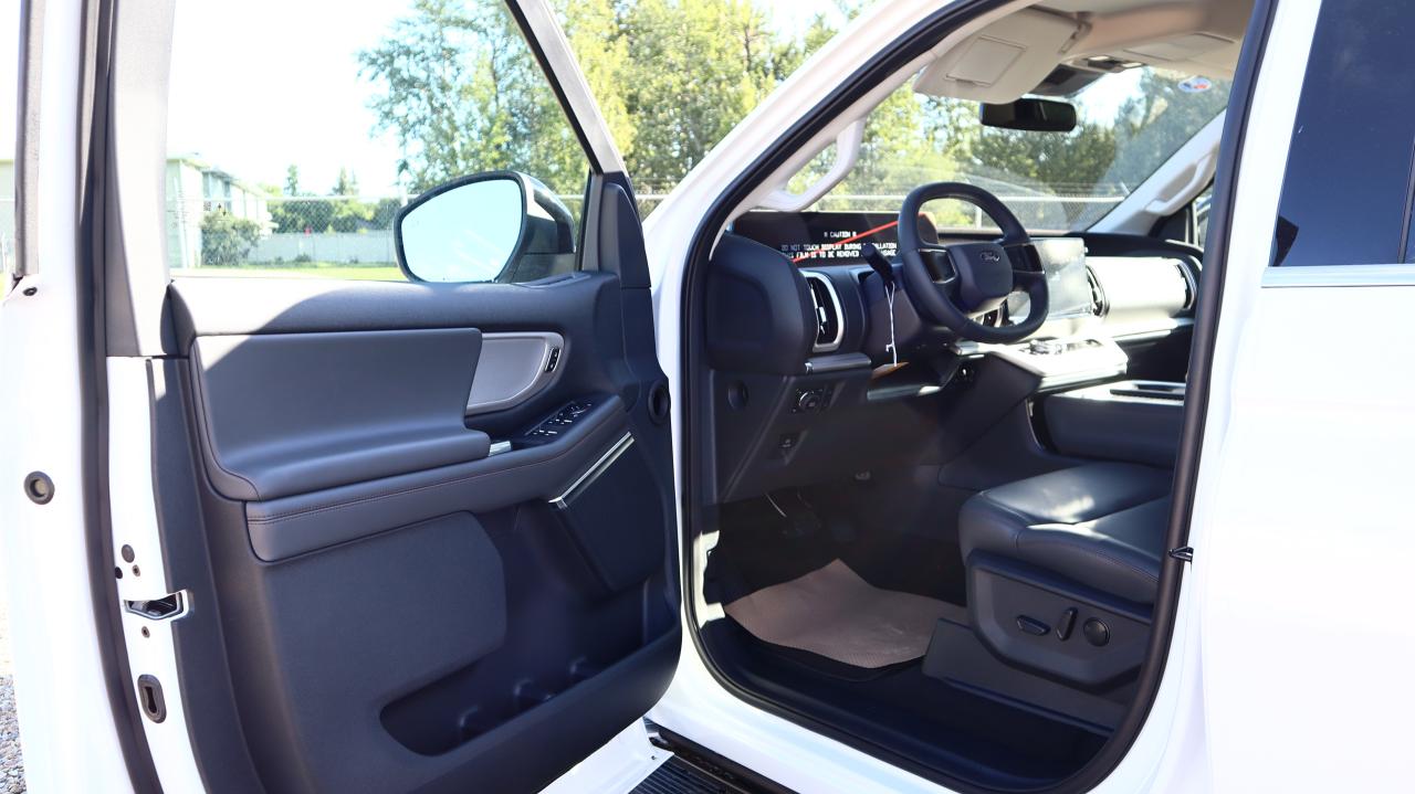 2025 Ford Expedition Active Max Photo5