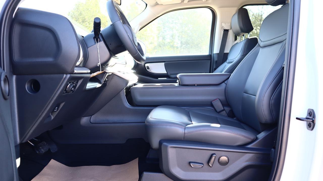 2025 Ford Expedition Active Max Photo5