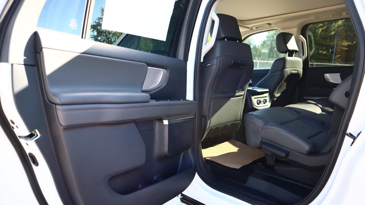 2025 Ford Expedition Active Max Photo5