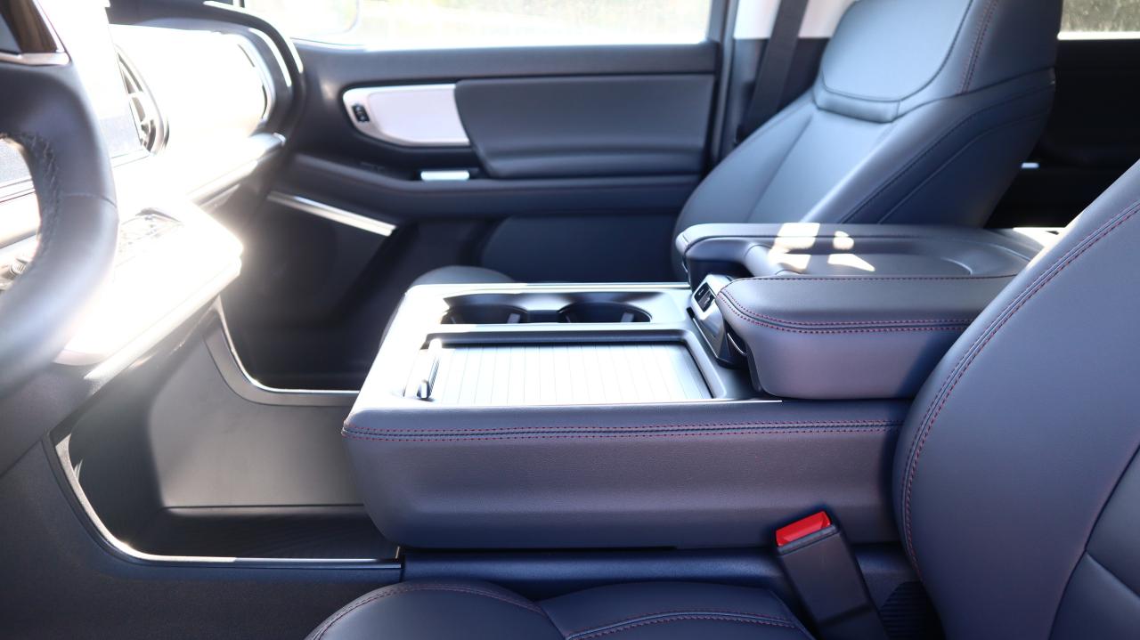 2025 Ford Expedition Active Max Photo5