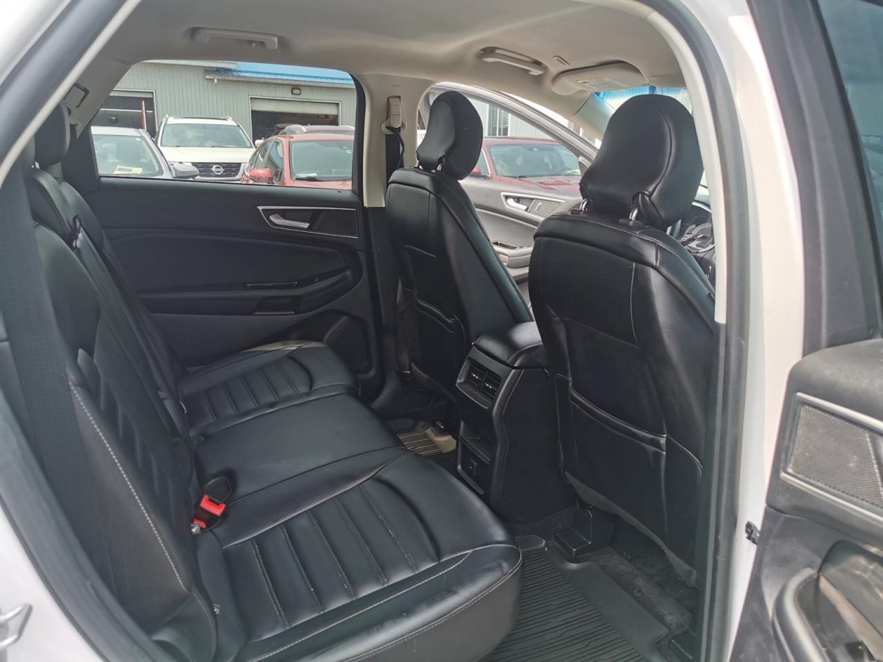 2019 Ford Edge SEL AWD - Photo #17