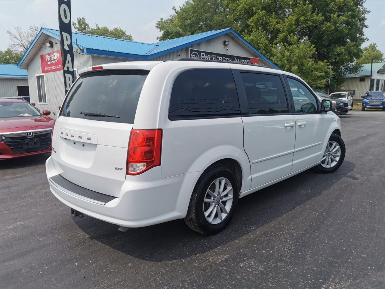 2015 Dodge Grand Caravan SE - Photo #5