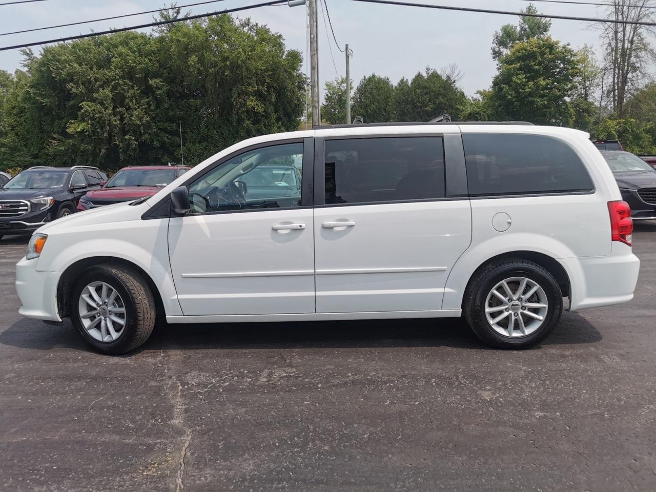 2015 Dodge Grand Caravan SE - Photo #2