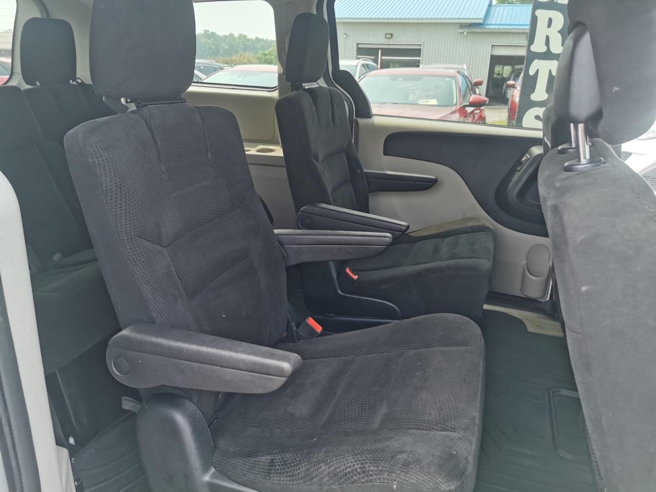 2015 Dodge Grand Caravan SE - Photo #18