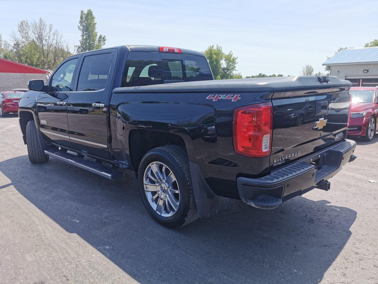 2017 Chevrolet Silverado 1500 High Country Short Box Photo2