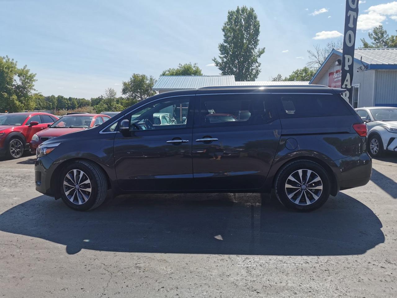2018 Kia Sedona SX - Photo #2