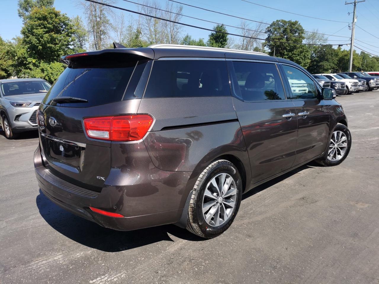 2018 Kia Sedona SX - Photo #5