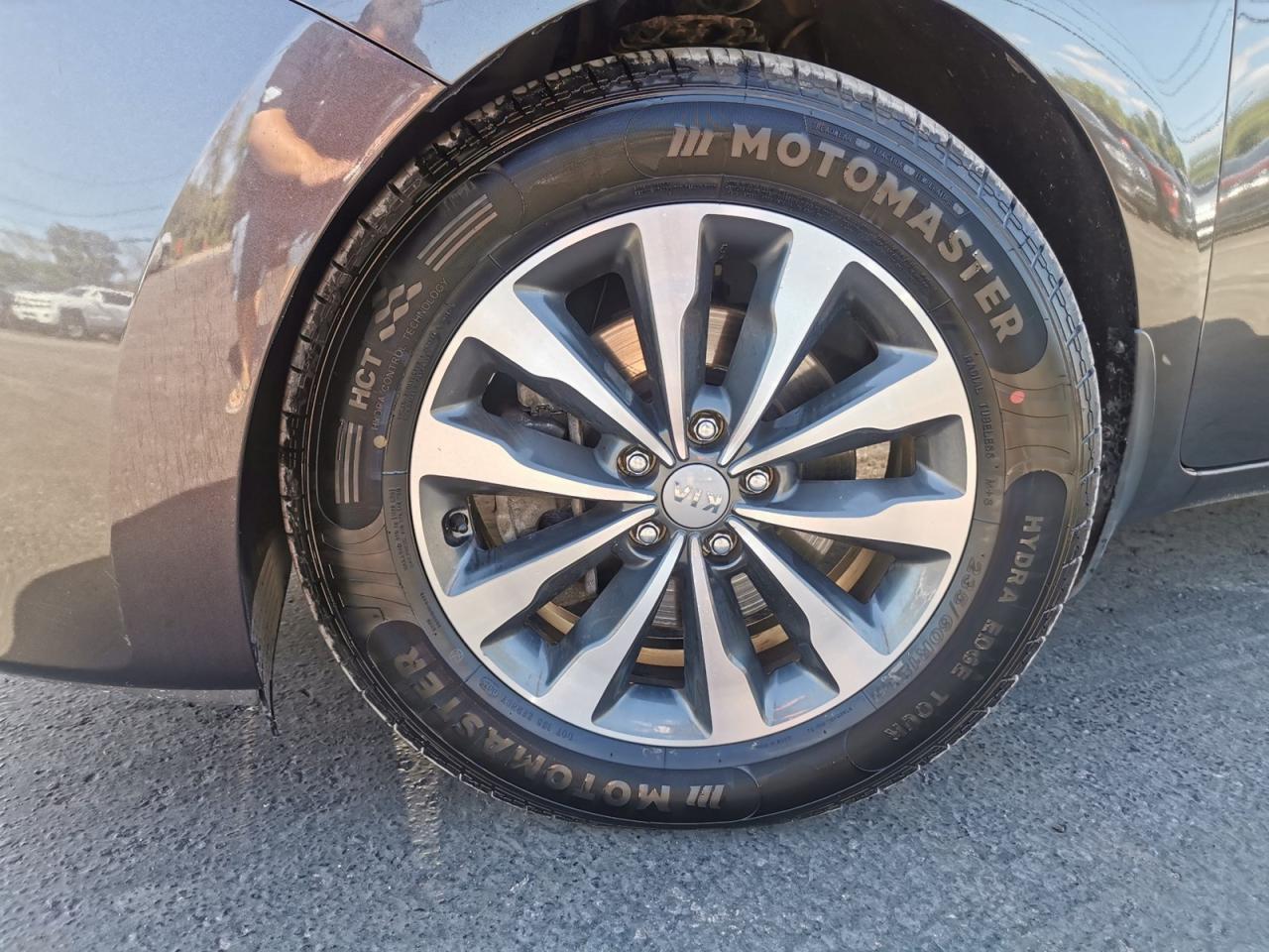 2018 Kia Sedona SX - Photo #9