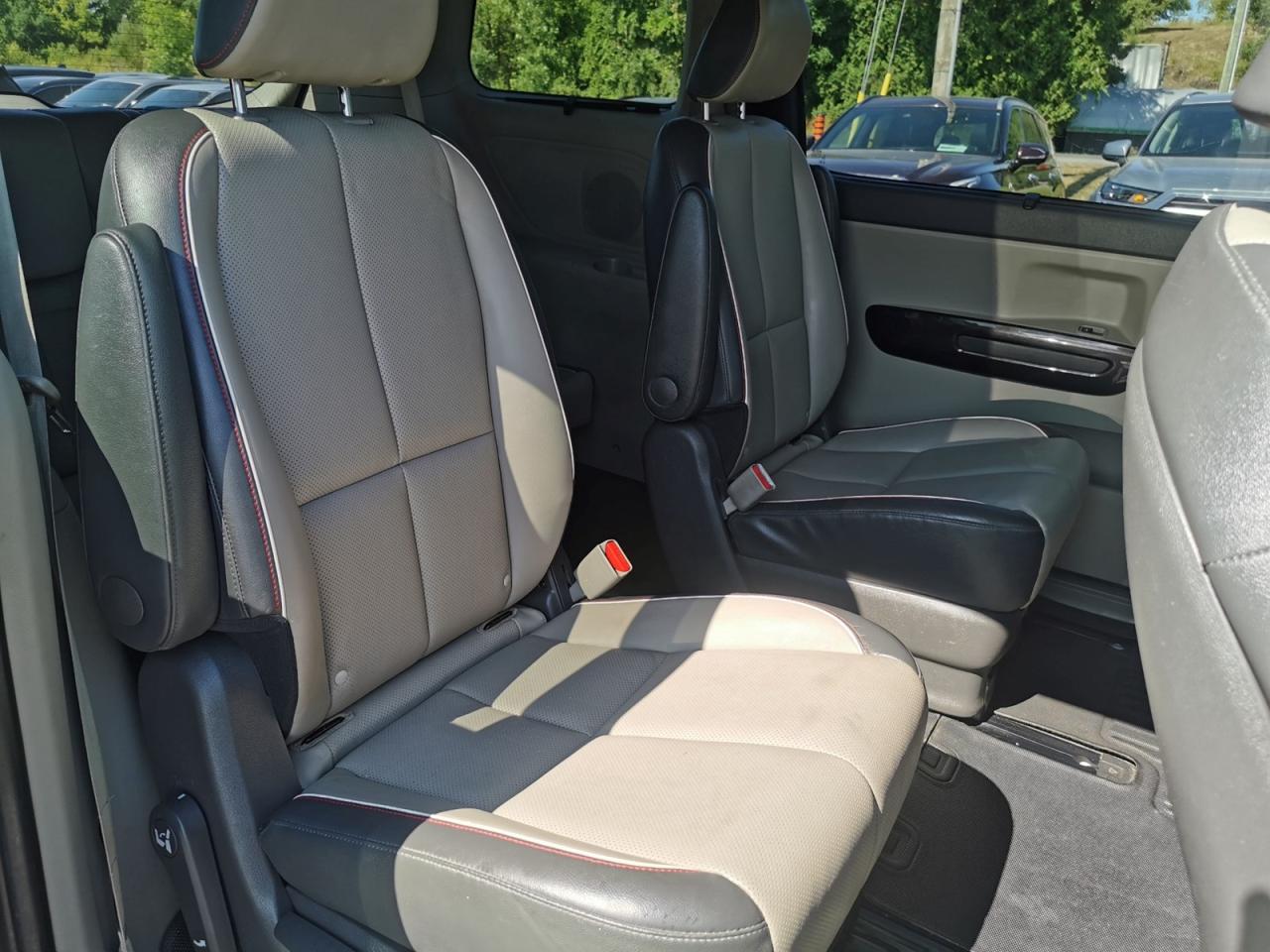 2018 Kia Sedona SX - Photo #19
