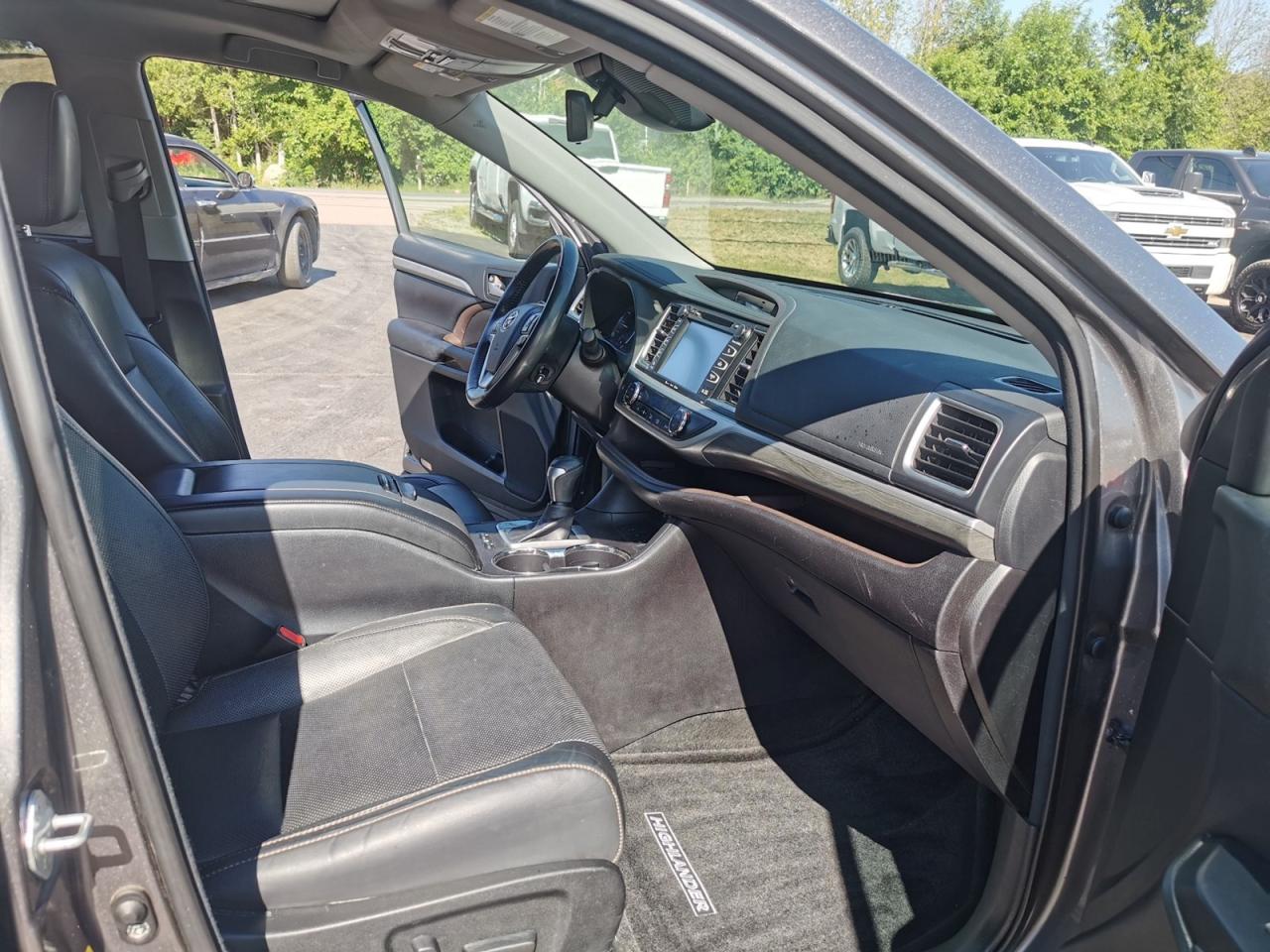 2018 Toyota Highlander Limited V6 - Photo #21