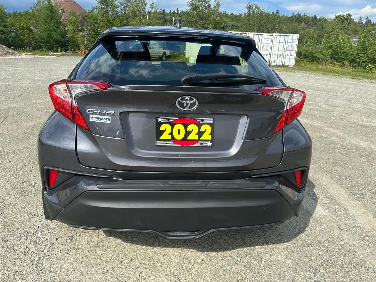 2022 Toyota C-HR LE Photo