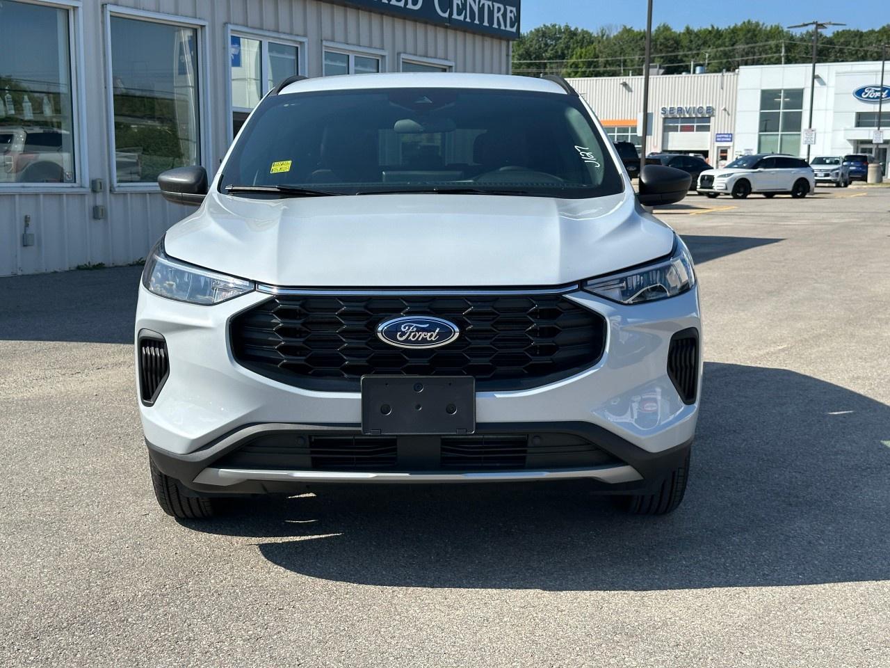 2025 Ford Escape ST-Line AWD Photo2