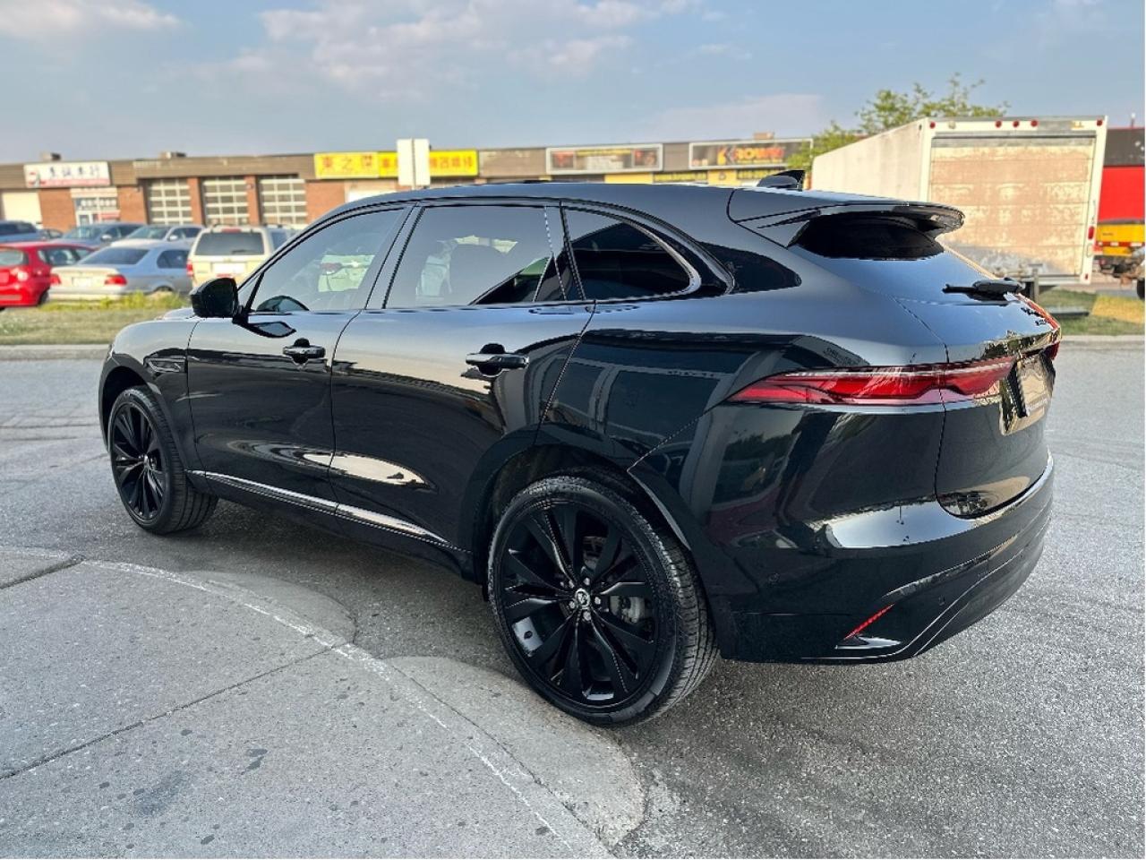 2024 Jaguar F-PACE P250 R-Dynamic S Photo3