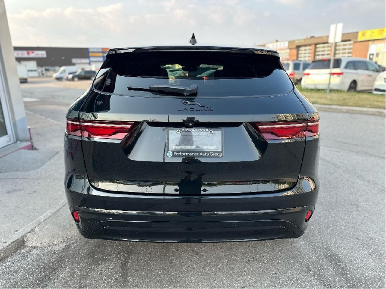 2024 Jaguar F-PACE P250 R-Dynamic S Photo4
