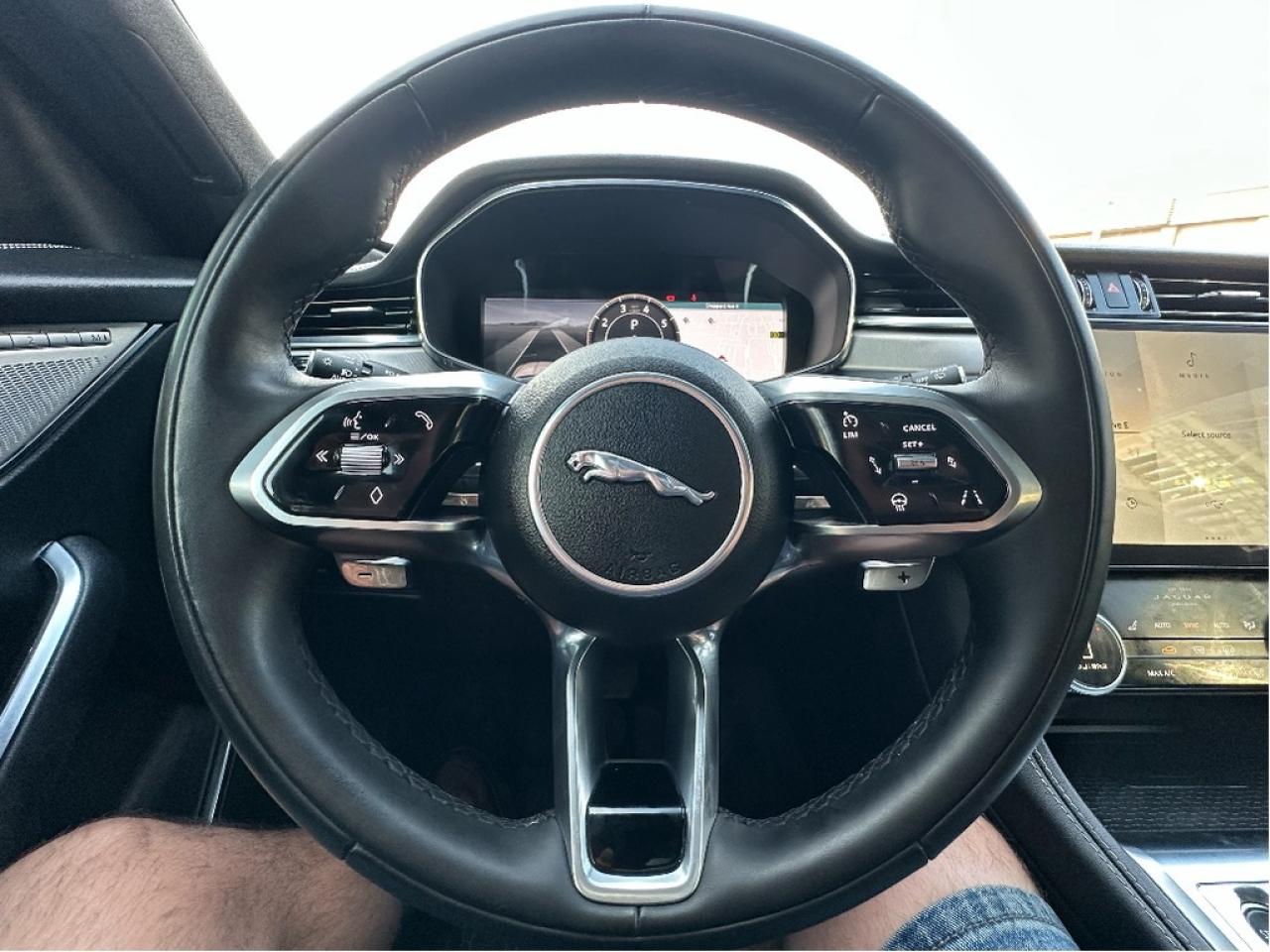 2024 Jaguar F-PACE P250 R-Dynamic S Photo