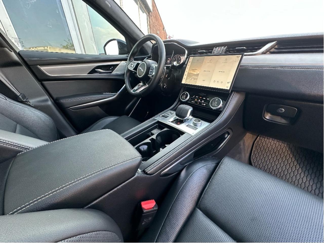 2024 Jaguar F-PACE P250 R-Dynamic S Photo