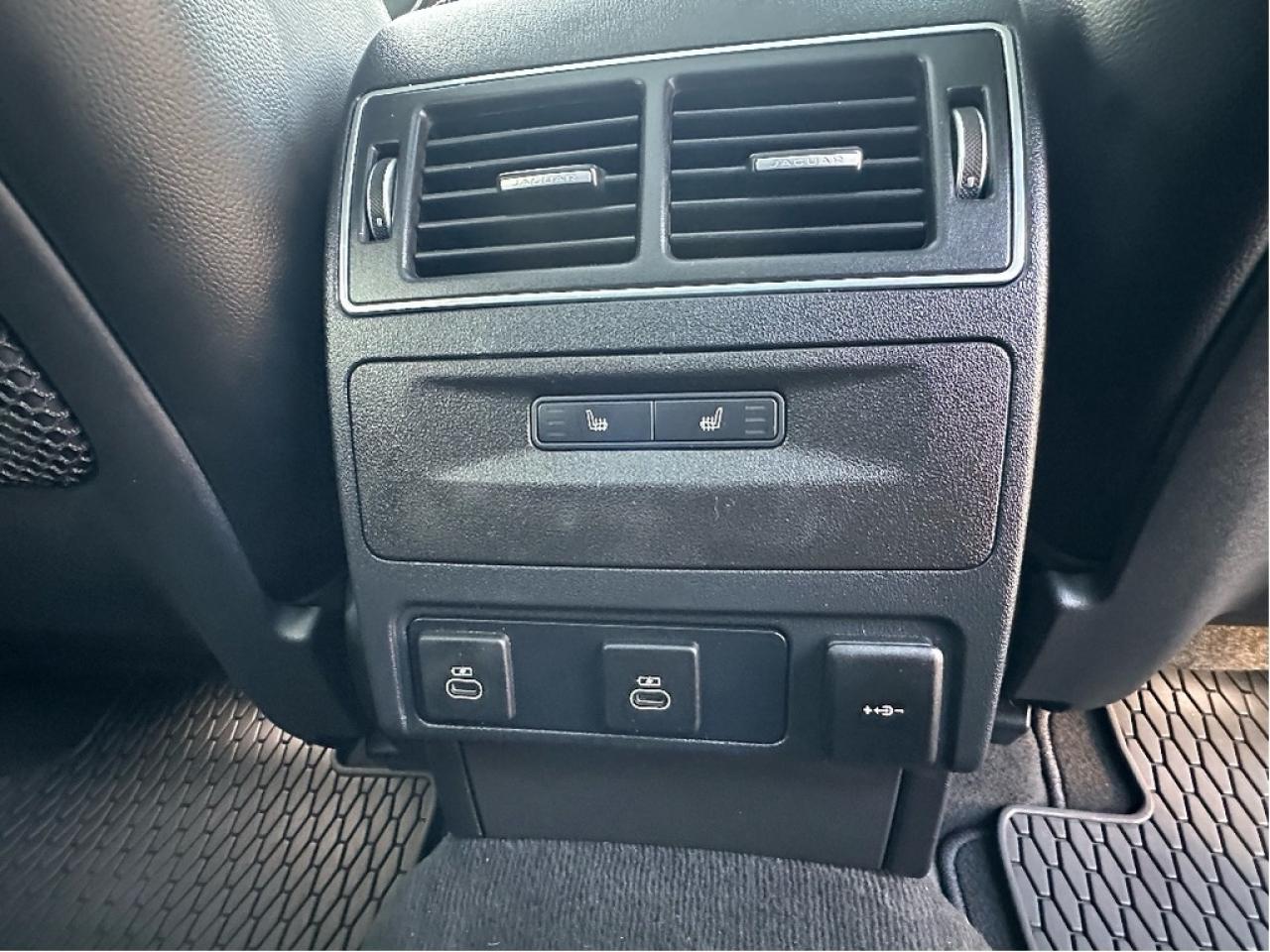 2024 Jaguar F-PACE P250 R-Dynamic S Photo