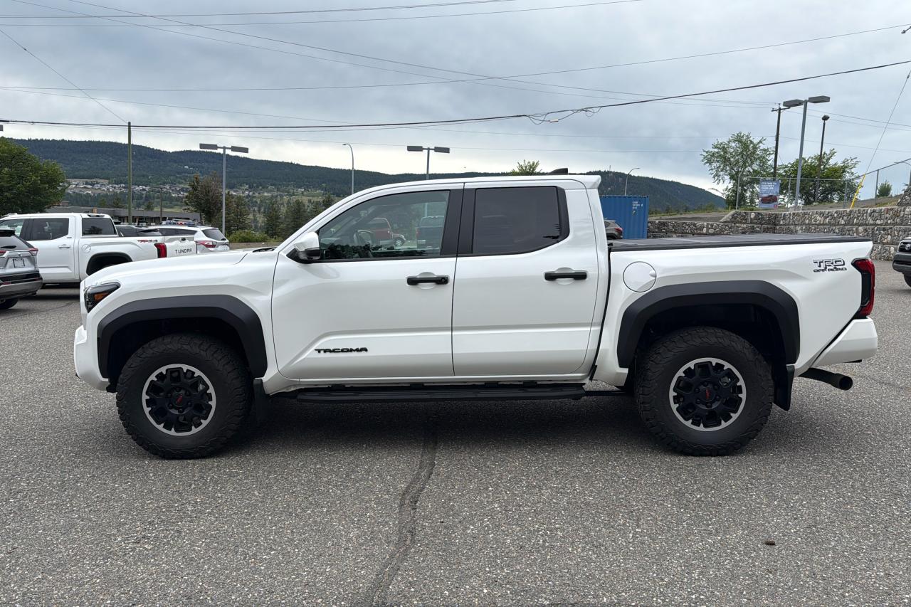 2024 Toyota Tacoma Double Cab AT TRD Off Road Premium Photo3
