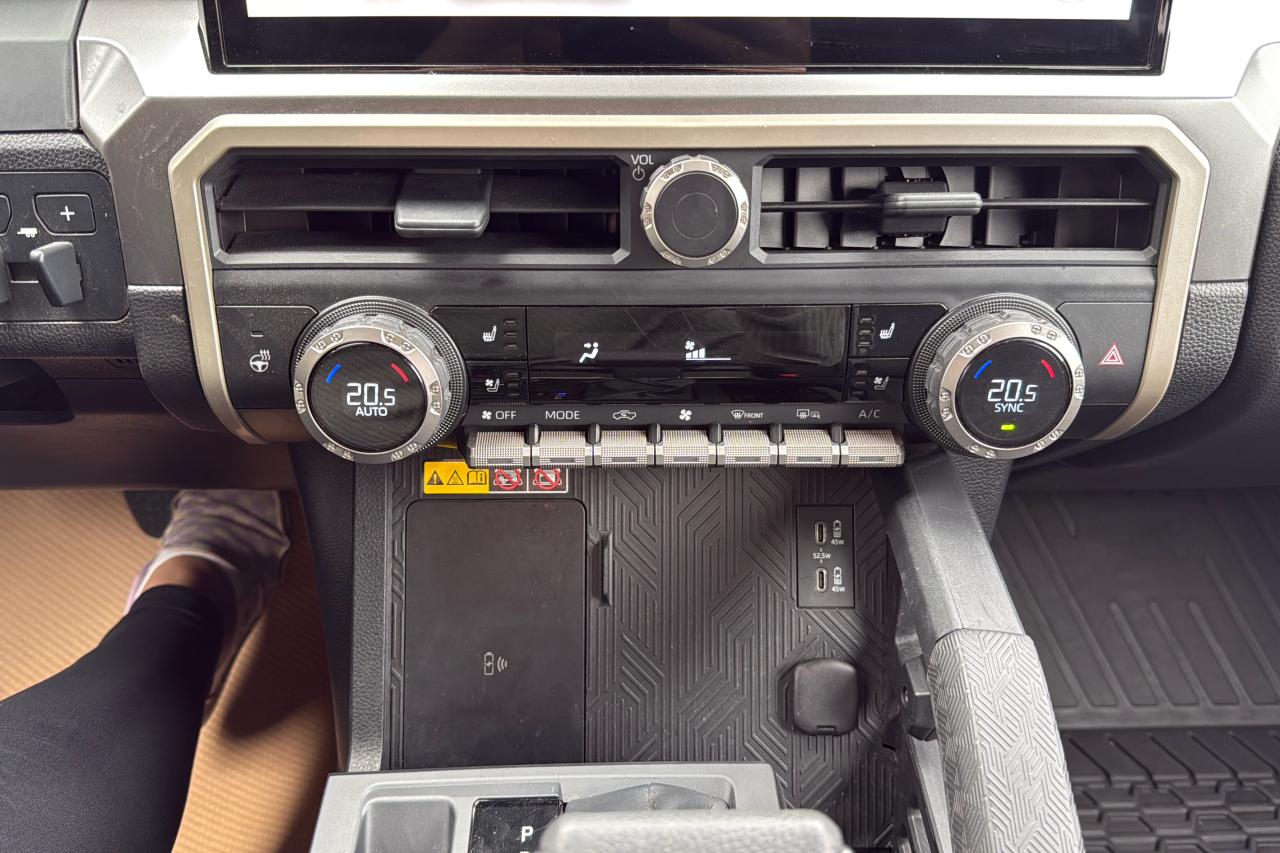 2024 Toyota Tacoma Double Cab AT TRD Off Road Premium Photo