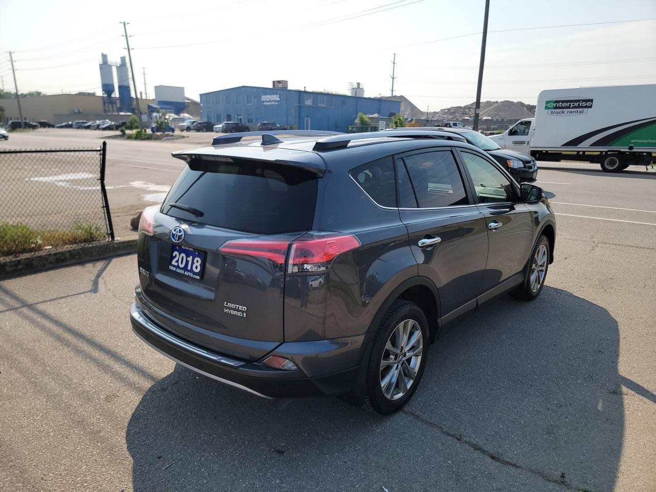 2018 Toyota RAV4 Hybrid Limited Photo4