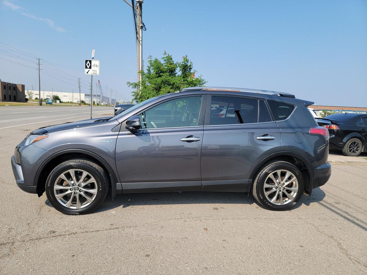 2018 Toyota RAV4 Hybrid Limited - Photo #9