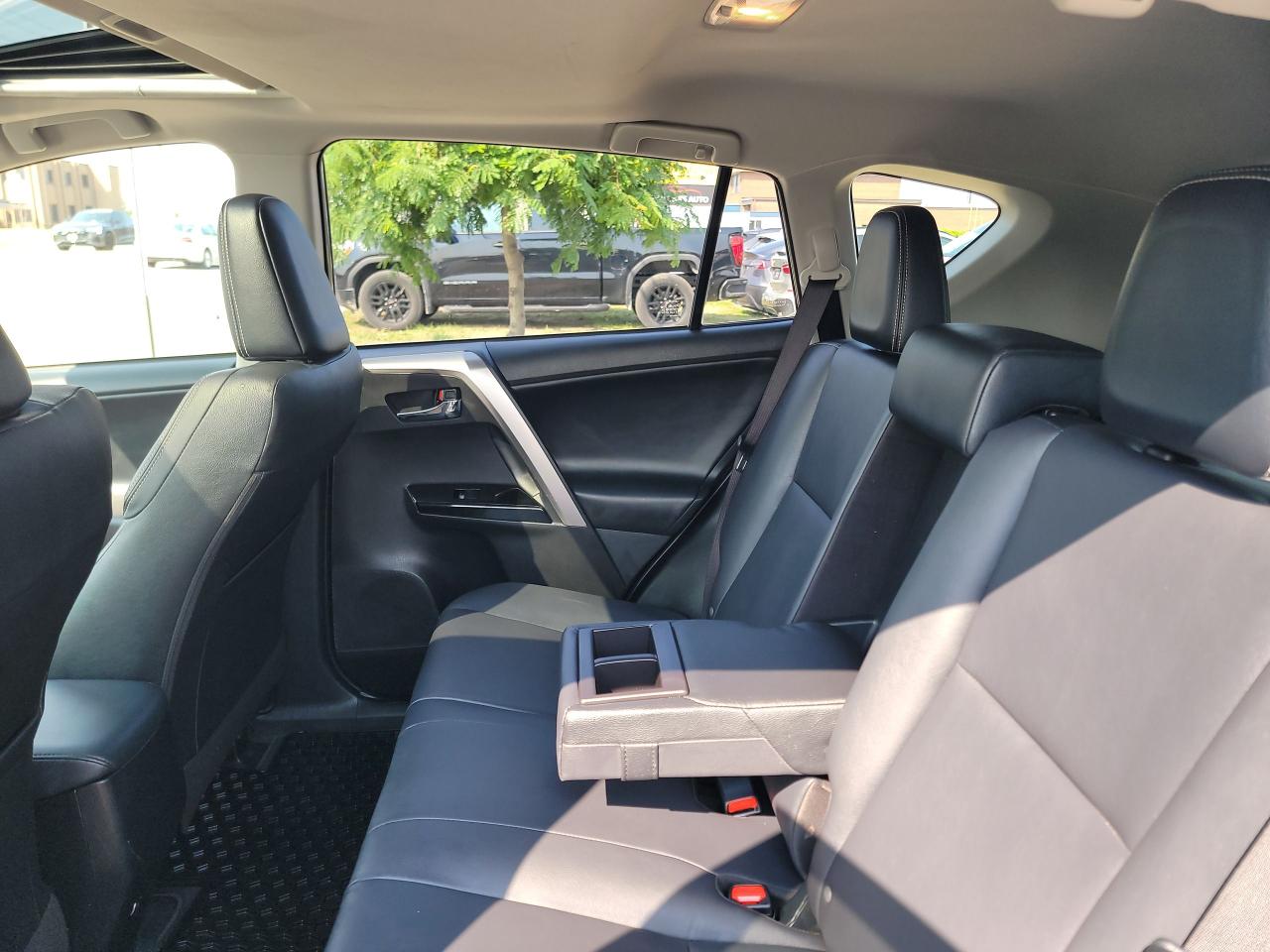 2018 Toyota RAV4 Hybrid Limited - Photo #13