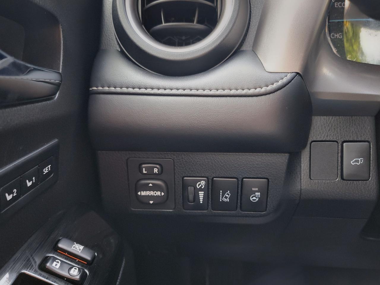 2018 Toyota RAV4 Hybrid Limited - Photo #20