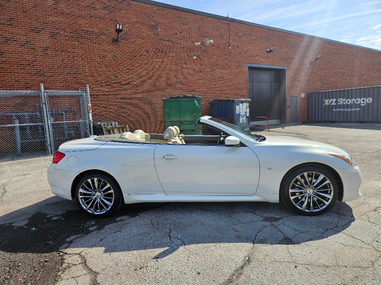 2014 Infiniti Q60 SPORT CONVERTIBLE-TECH PKG-NAVIGATION Photo
