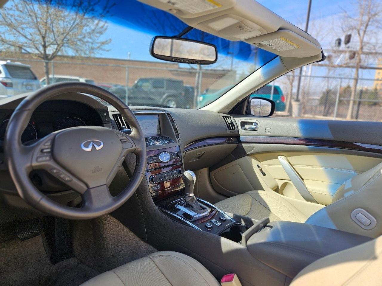 2014 Infiniti Q60 SPORT CONVERTIBLE-TECH PKG-NAVIGATION Photo