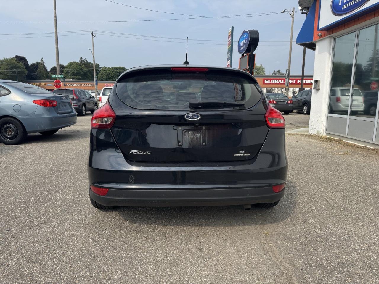2016 Ford Focus SE - Photo #2