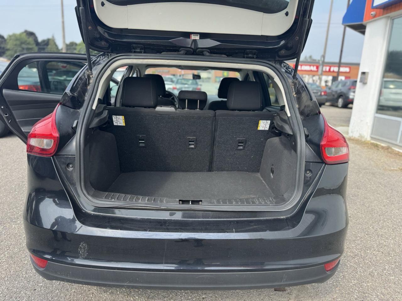 2016 Ford Focus SE - Photo #7