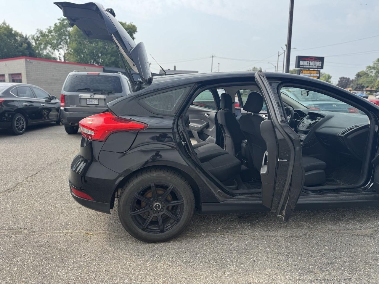 2016 Ford Focus SE - Photo #8