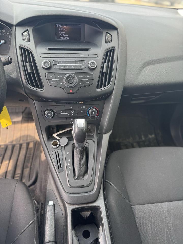 2016 Ford Focus SE - Photo #11