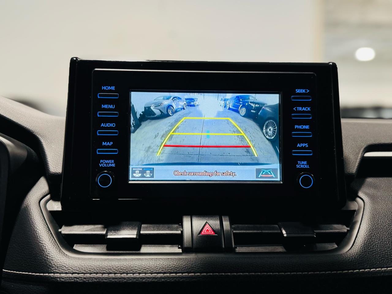 2022 Toyota RAV4 LE | AWD - Photo #10