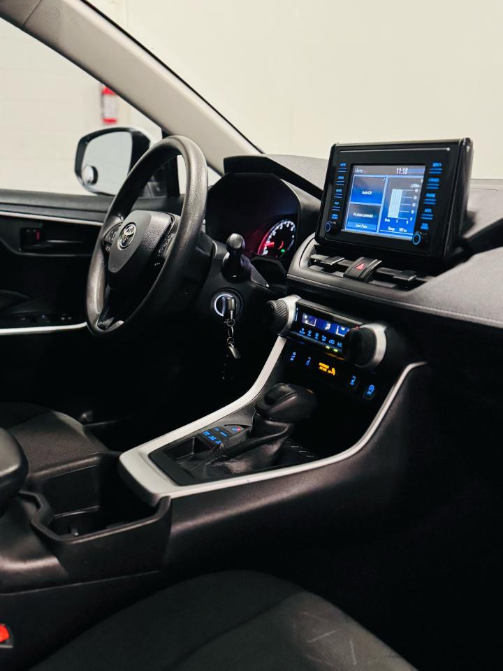 2022 Toyota RAV4 LE | AWD - Photo #20