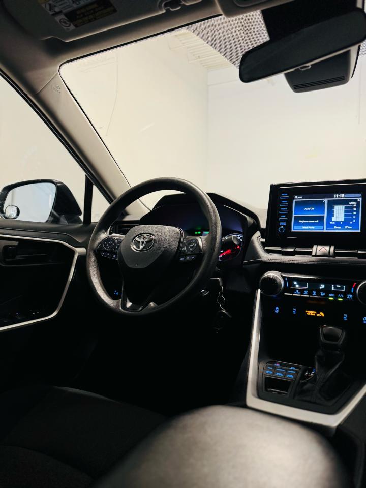 2022 Toyota RAV4 LE | AWD - Photo #18