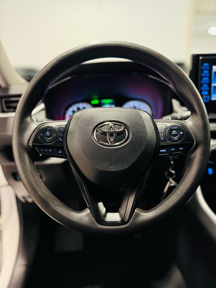 2022 Toyota RAV4 LE | AWD - Photo #8