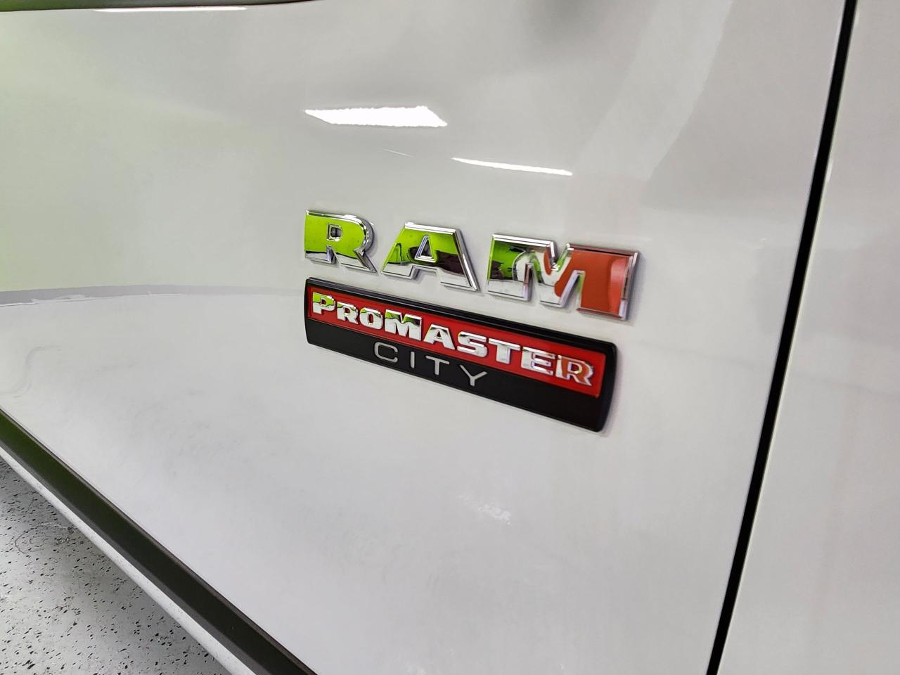 2022 RAM ProMaster City Cargo Van Clean Low Kms Ready to Work - Photo #9