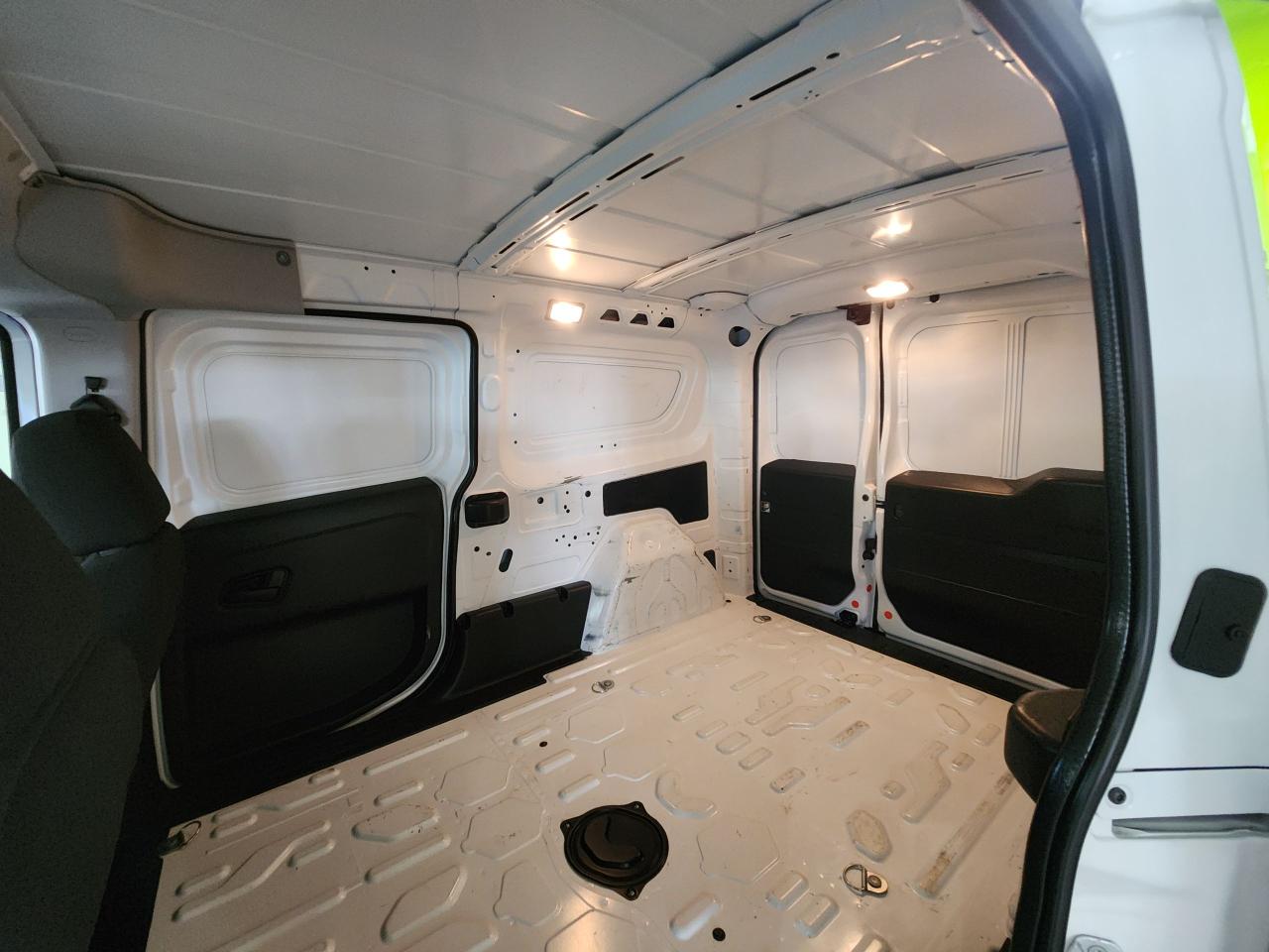 2022 RAM ProMaster City Cargo Van Clean Low Kms Ready to Work - Photo #17