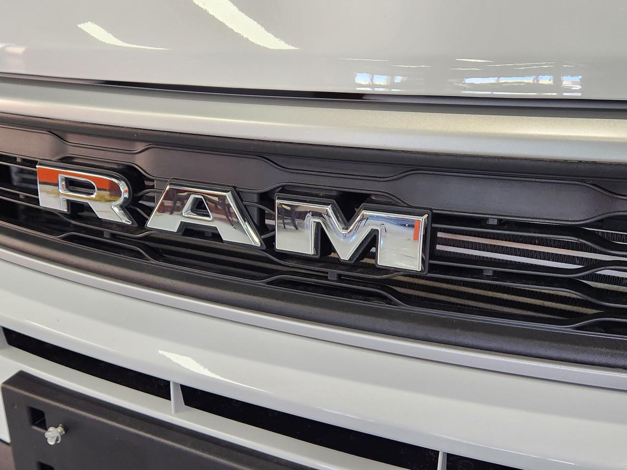 2022 RAM ProMaster City Cargo Van Clean Low Kms Ready to Work - Photo #3