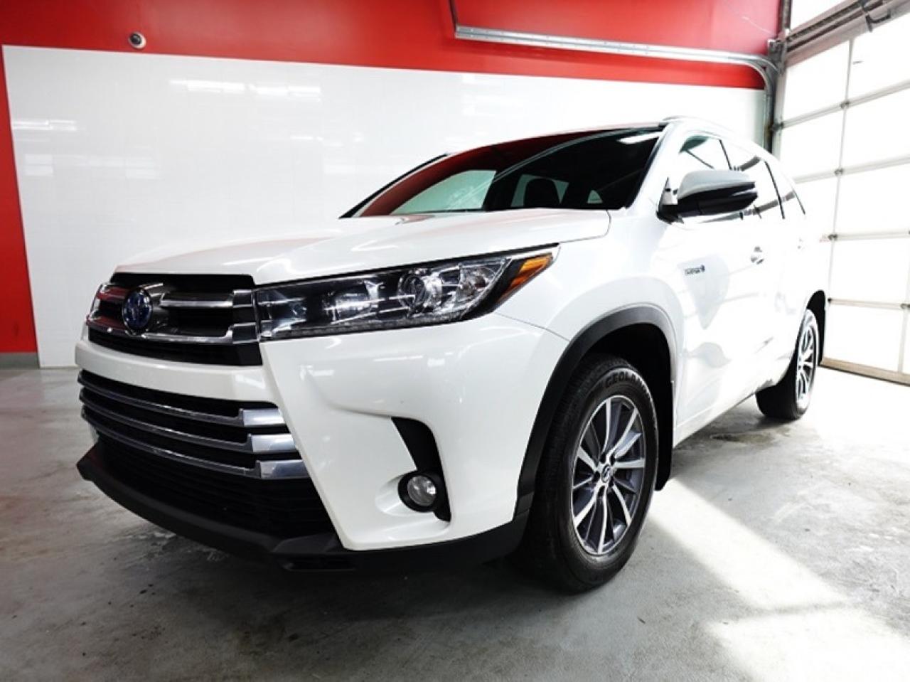 2017 Toyota Highlander Hybrid XLE  MODEL,NO ACCIDENT WELL MAINTAIN,AWD,7 PASS - Photo #3