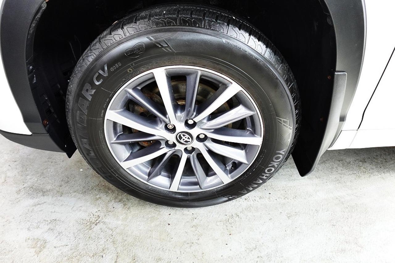 2017 Toyota Highlander Hybrid XLE  MODEL,NO ACCIDENT WELL MAINTAIN,AWD,7 PASS - Photo #10
