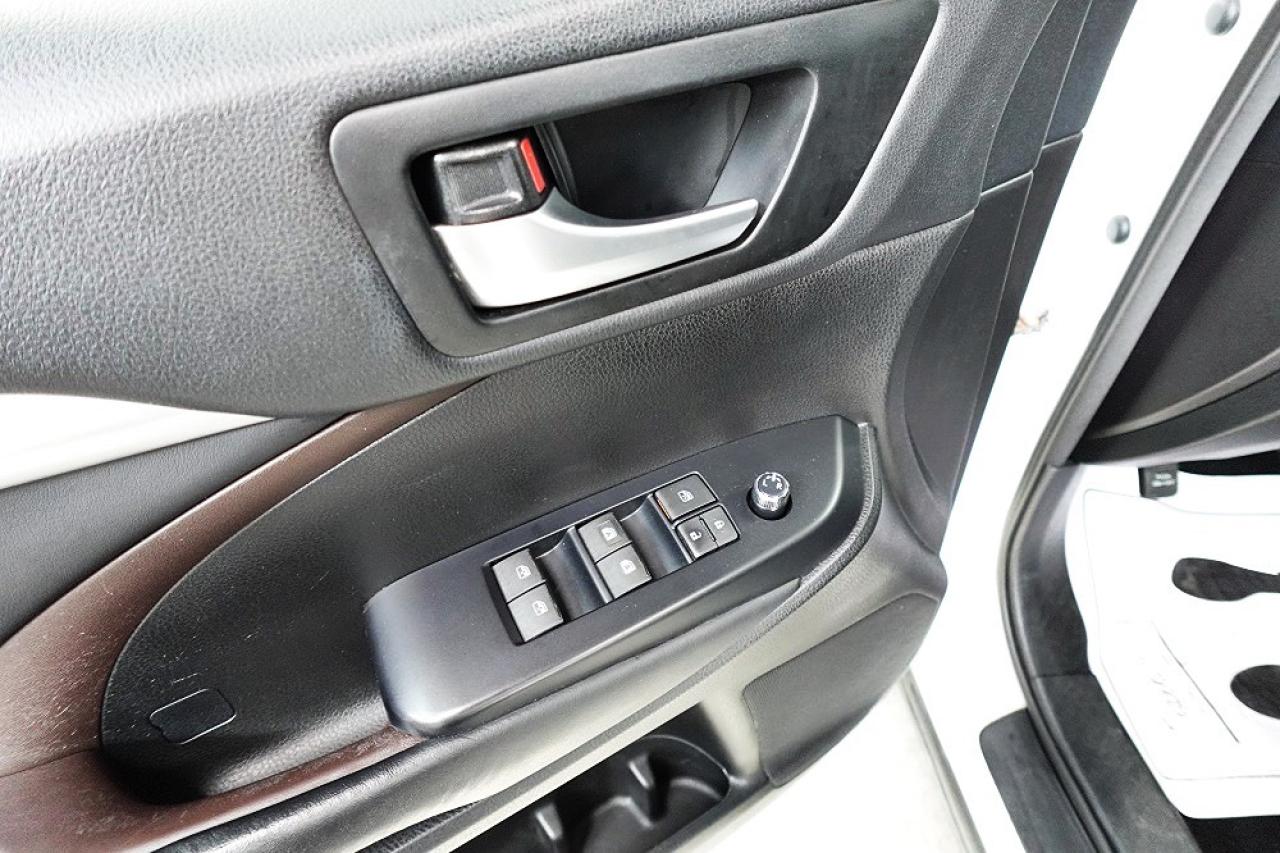2017 Toyota Highlander Hybrid XLE  MODEL,NO ACCIDENT WELL MAINTAIN,AWD,7 PASS - Photo #15