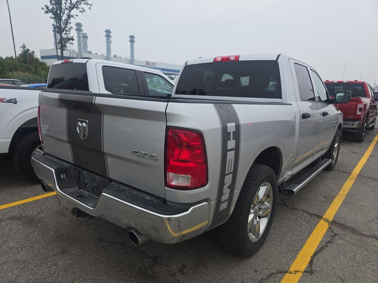 2019 RAM 1500 Classic ST - Photo #2