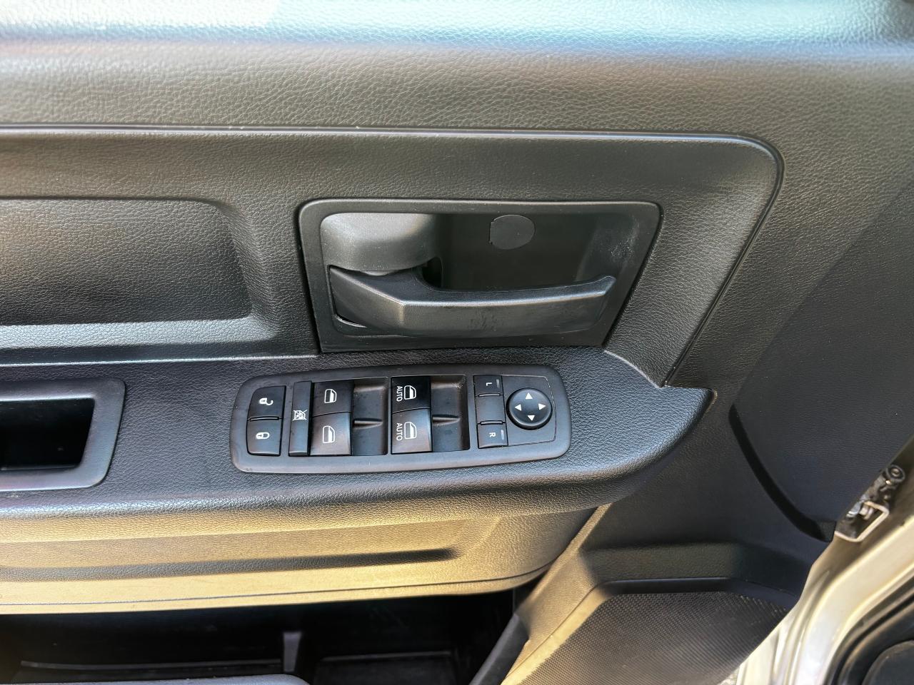 2019 RAM 1500 Classic CLASSIC EXPRESS - Photo #11