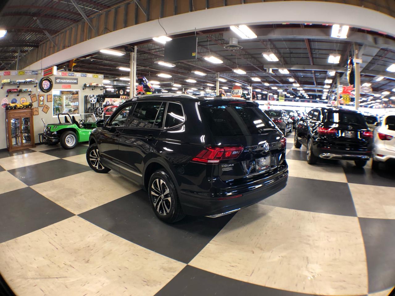 2020 Volkswagen Tiguan IQ Drive 7 PASS AWD LEATHER PAN/ROOF B/SPOT CAMERA Photo4