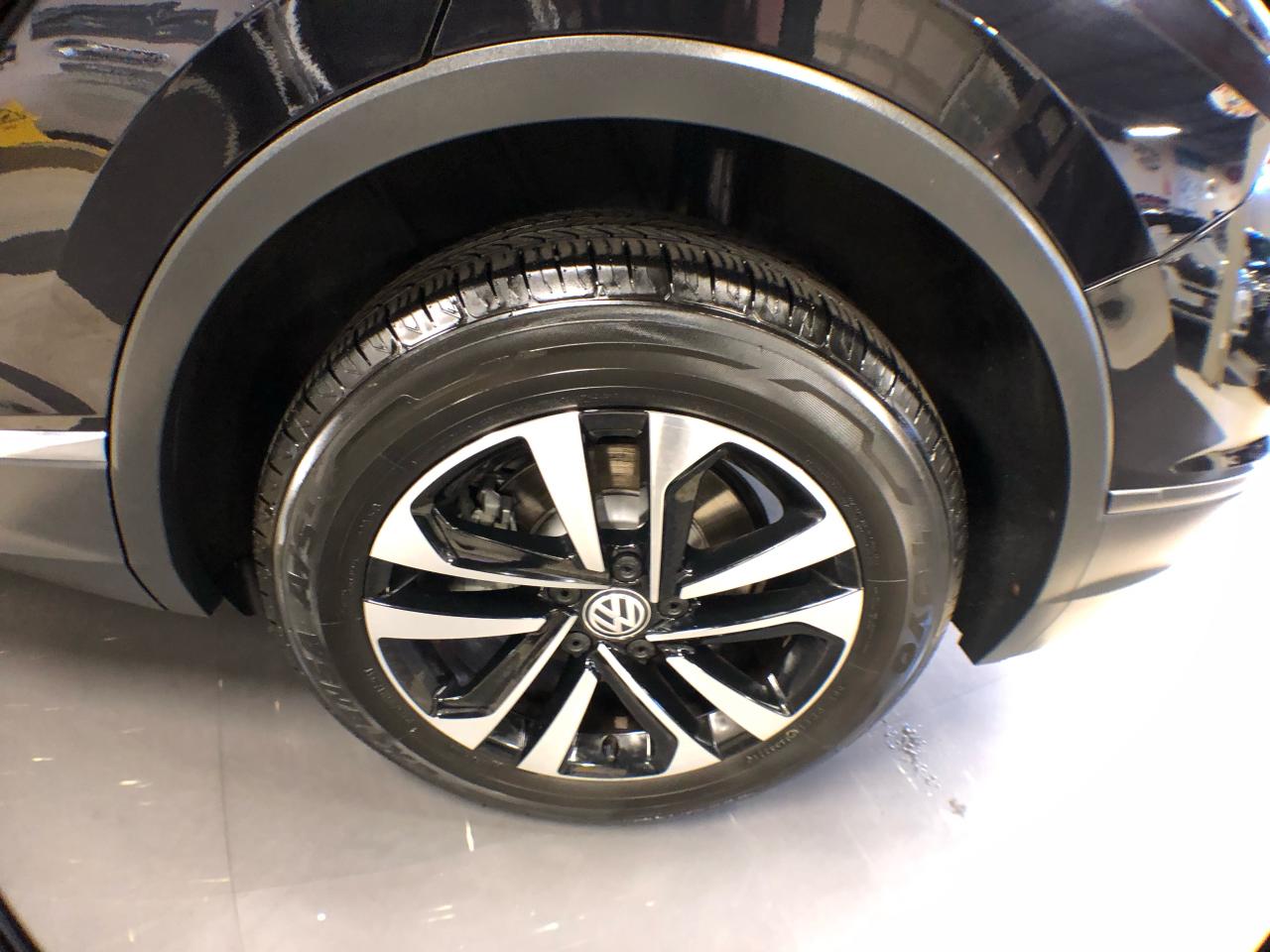 2020 Volkswagen Tiguan IQ Drive 7 PASS AWD LEATHER PAN/ROOF B/SPOT CAMERA Photo