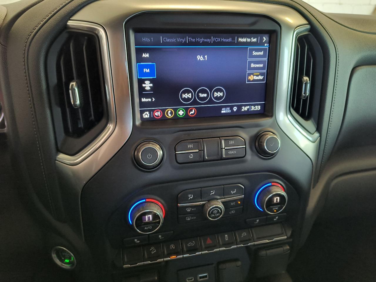 2019 Chevrolet Silverado 1500 RST Photo0