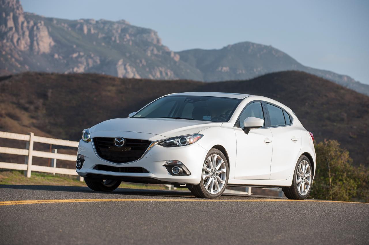 Used 2014 Mazda MAZDA3 GT-SKY/ LOADED / LEATHER / ROOF / NAVI/ REAR CAM for sale in Scarborough, ON